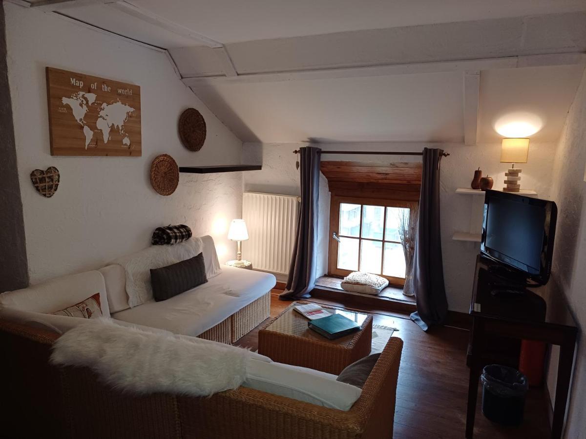 Les Gabelous - Chambre D'Hotes - Viroinval Dourbes Eksteriør billede